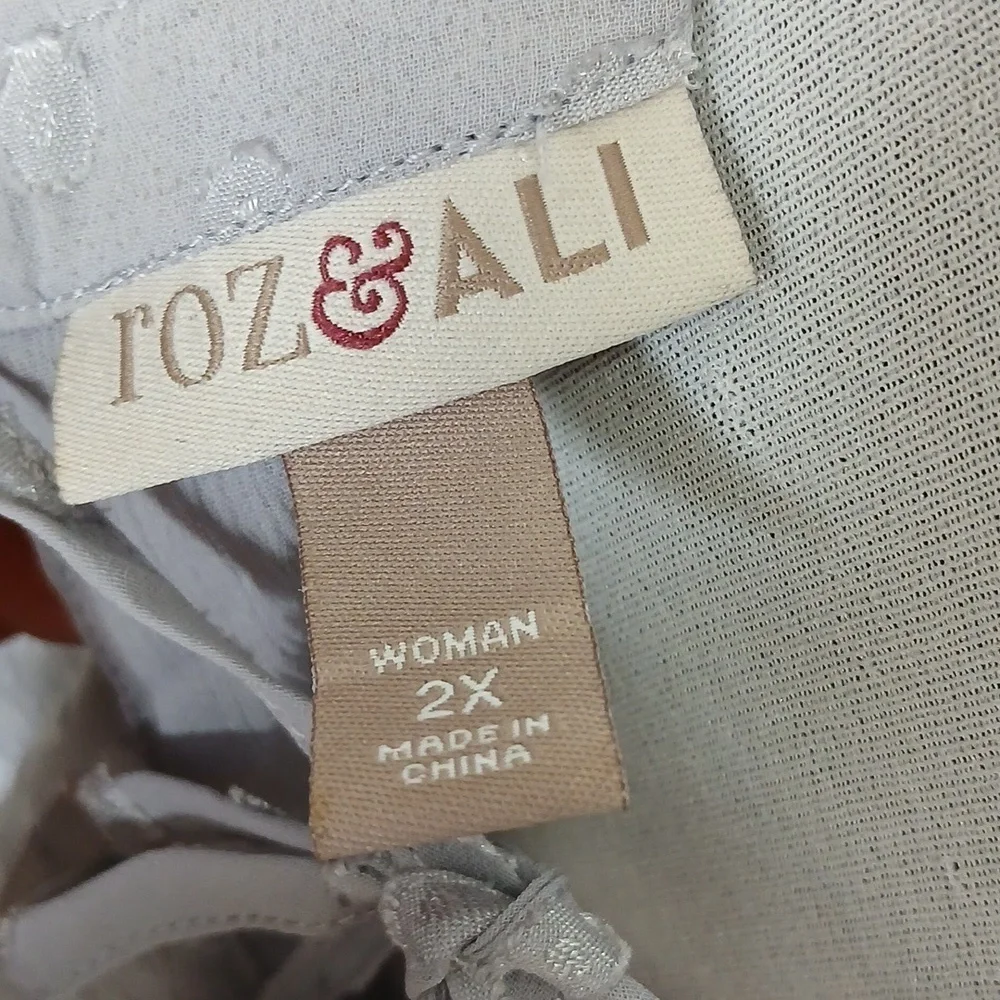 Roz& Ali lavender polka dot pleated blouse size 2X - Picture 10 of 16